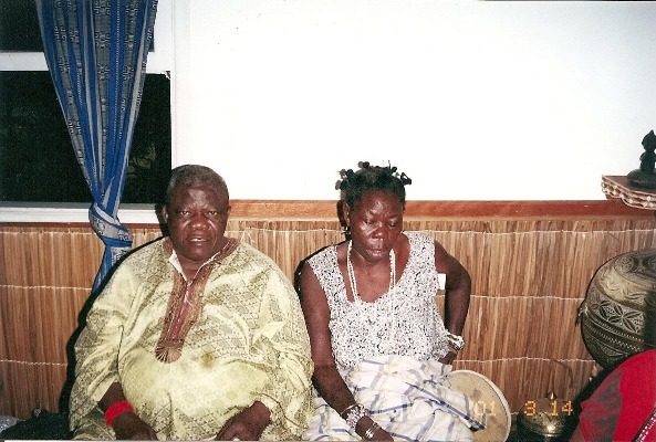 Bàbálawo Ṣówùnmí Fábùnmi and  ìyálórìṣà Obimọnúrẹ̀ Àṣàbí Díyàólú